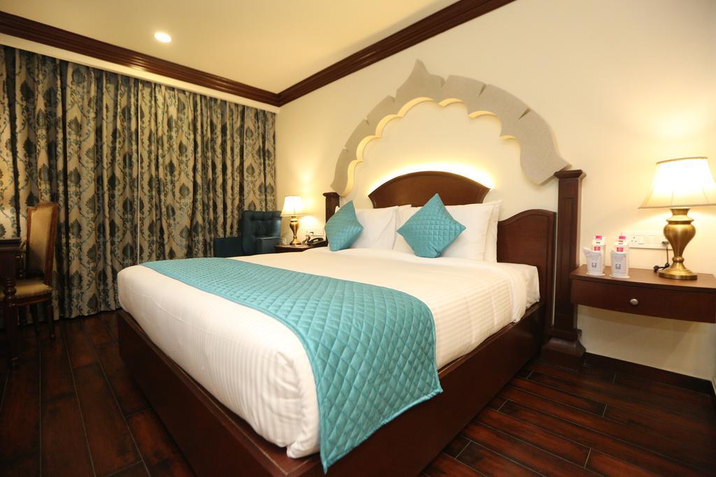 Comfort Inn Sapphire - A Inde Hotel Jaipur Buitenkant foto
