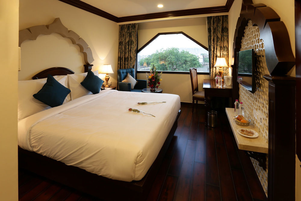 Comfort Inn Sapphire - A Inde Hotel Jaipur Buitenkant foto
