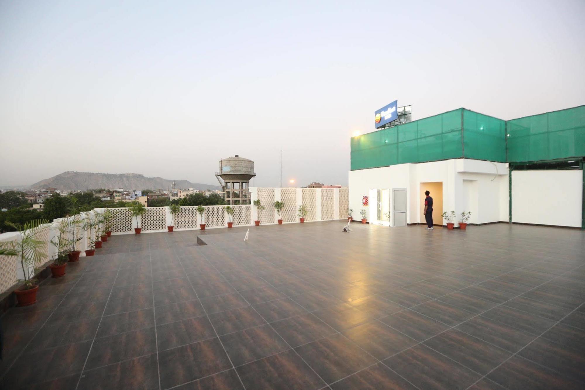 Comfort Inn Sapphire - A Inde Hotel Jaipur Buitenkant foto