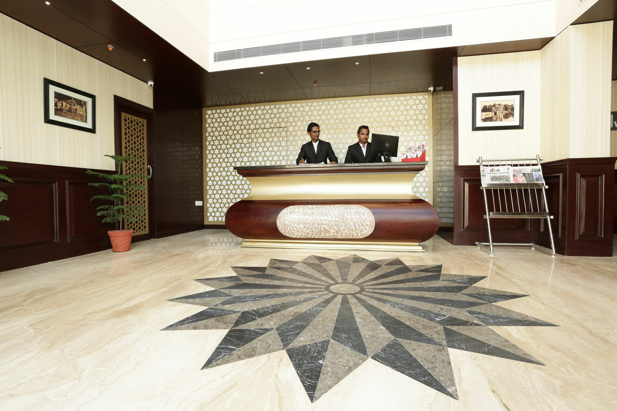Comfort Inn Sapphire - A Inde Hotel Jaipur Buitenkant foto
